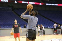 开云体育官方网站-洛杉矶举行网球比赛，火箭表现遗憾