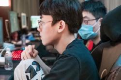 开云体育官网-FLY翻盘LGD，Jankos开启传奇时刻半决赛3:1（广州）