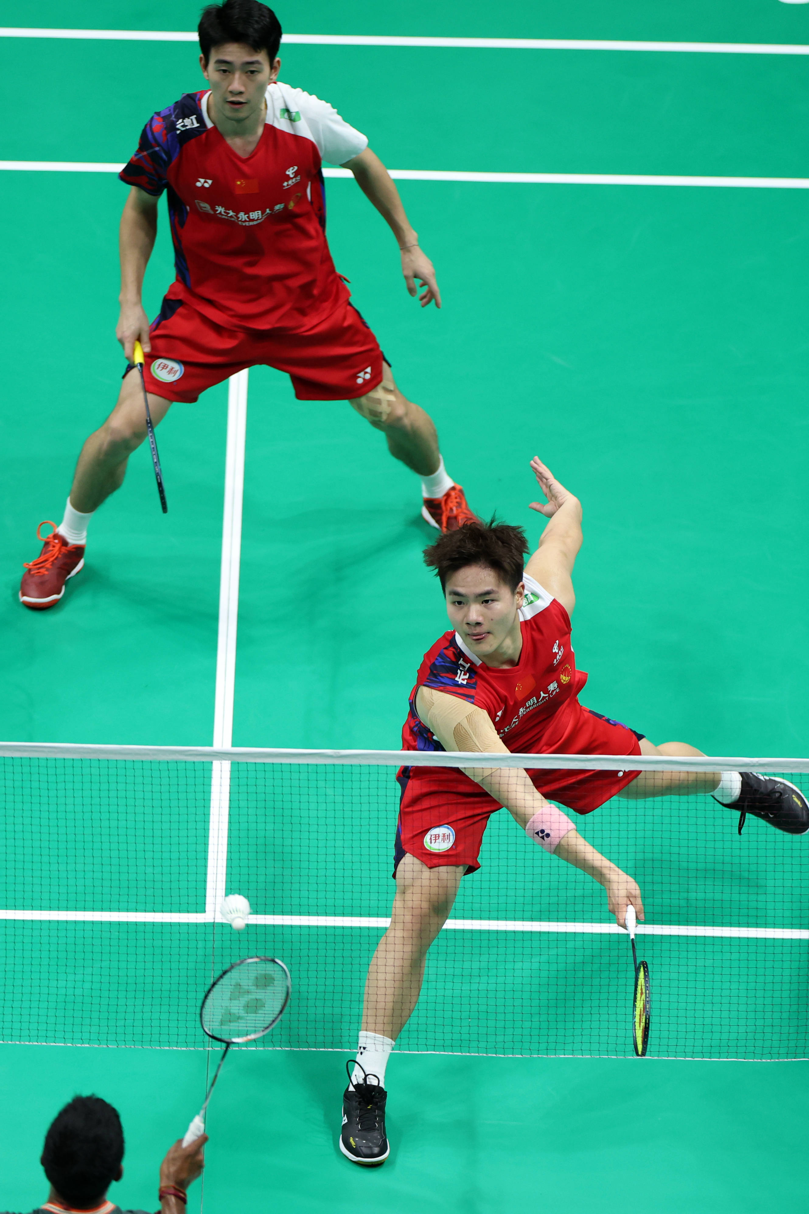 某国羽毛球选手连胜夺冠，绝对实力