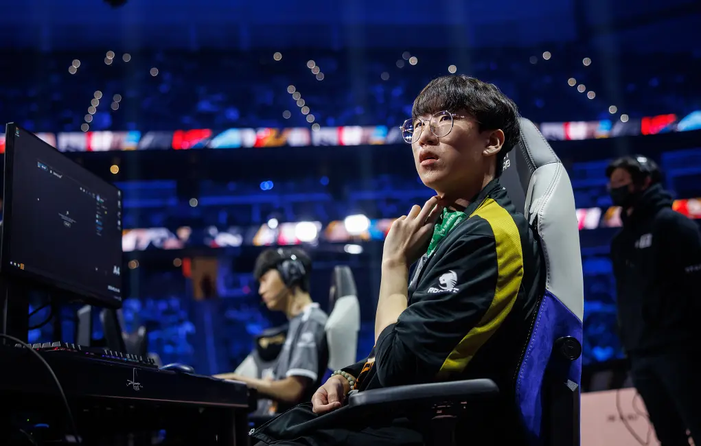 关于SHR险胜100T，Ruler线上压制力十足鏖战多局四强赛，让粉丝疯狂欢呼的信息