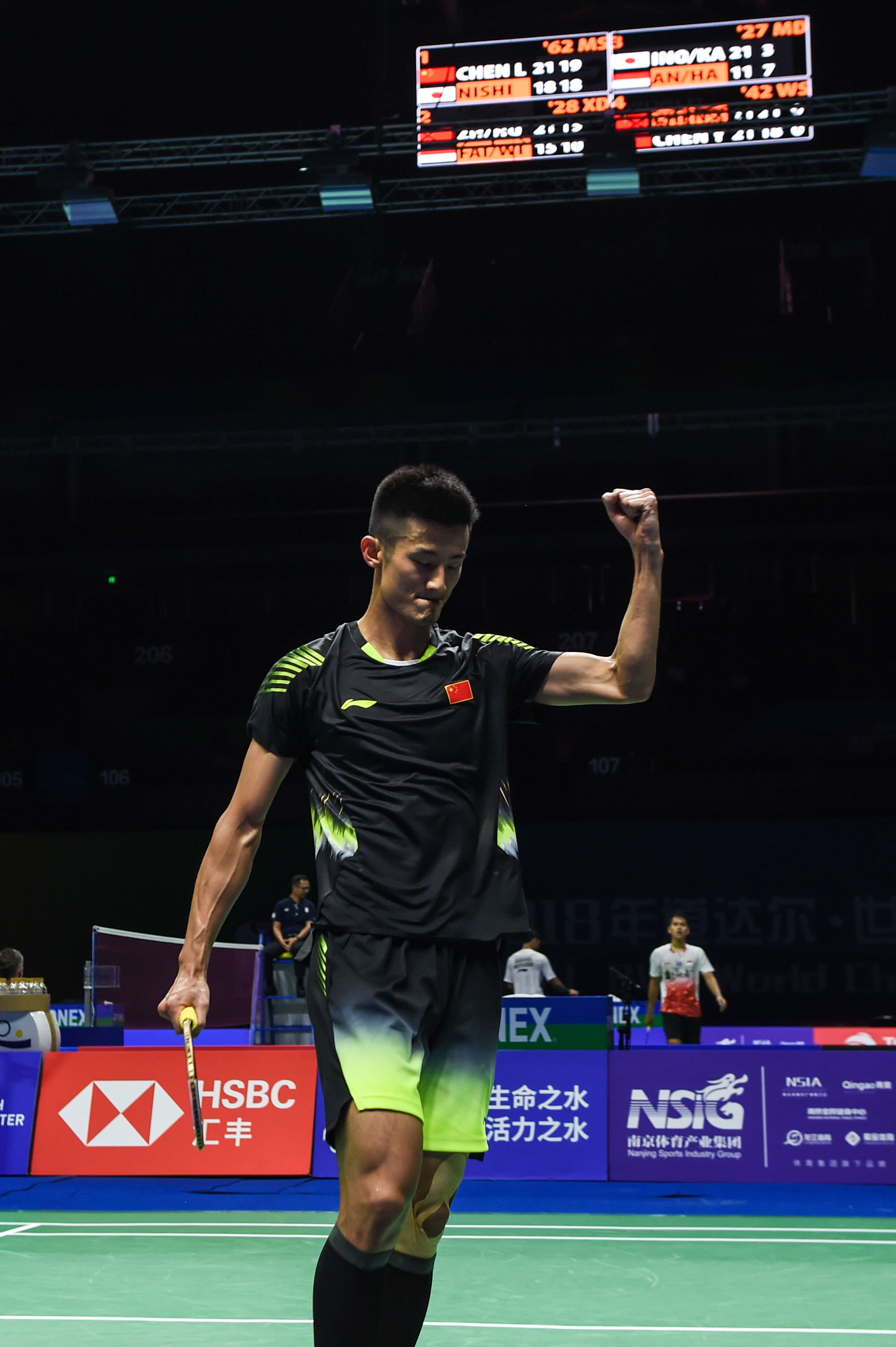 关于中国羽毛球队力克马来西亚羽毛球队,谌龙完成帽子戏法的信息 关于中国羽毛球队力克马来西亚羽毛球队,谌龙完成帽子戏法的信息